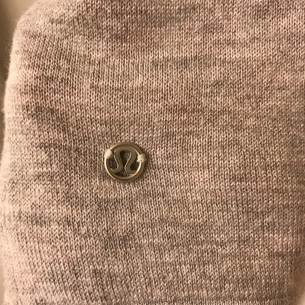 Lululemon gray sweater tee-shirt size 4/6 - Picture 4 of 5